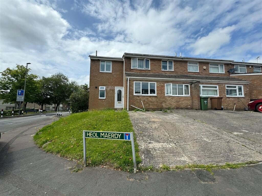 4 bedroom semidetached house for sale in Heol Maerdy, Mornington