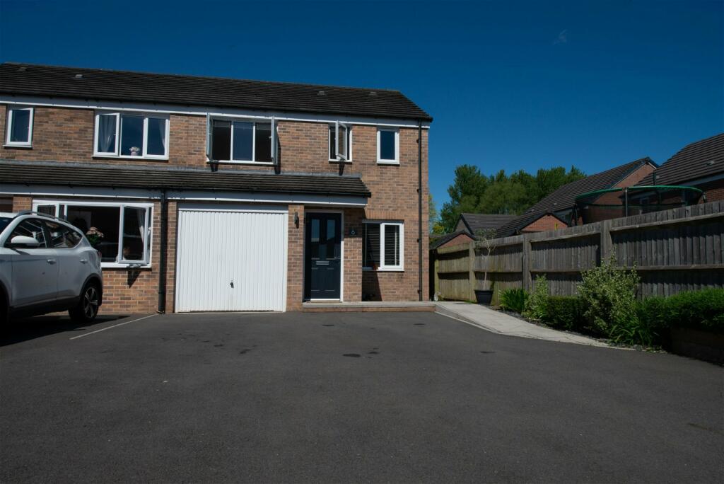 Main image of property: Sabre Close, Duffryn, Newport, NP10 8AX