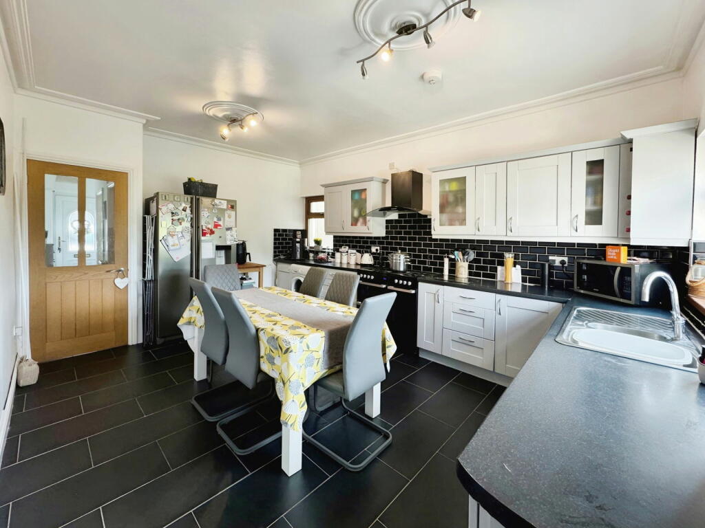 Additional property image - Pantygraigwen Road, Pontypridd, CF37 2RR