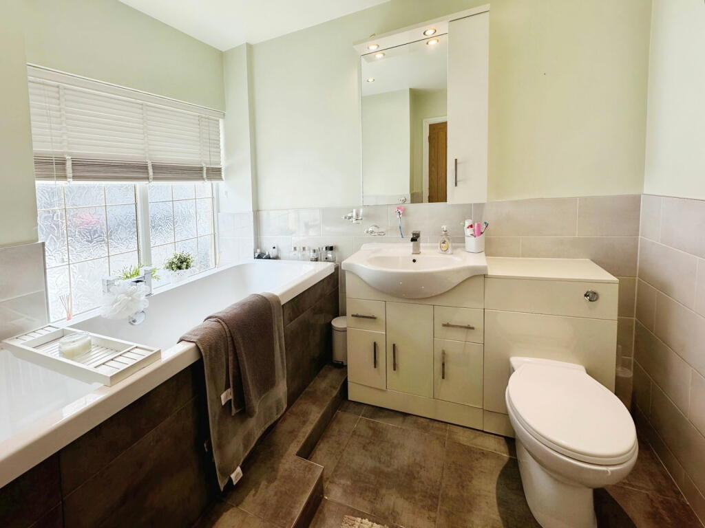 Additional property image - Pantygraigwen Road, Pontypridd, CF37 2RR