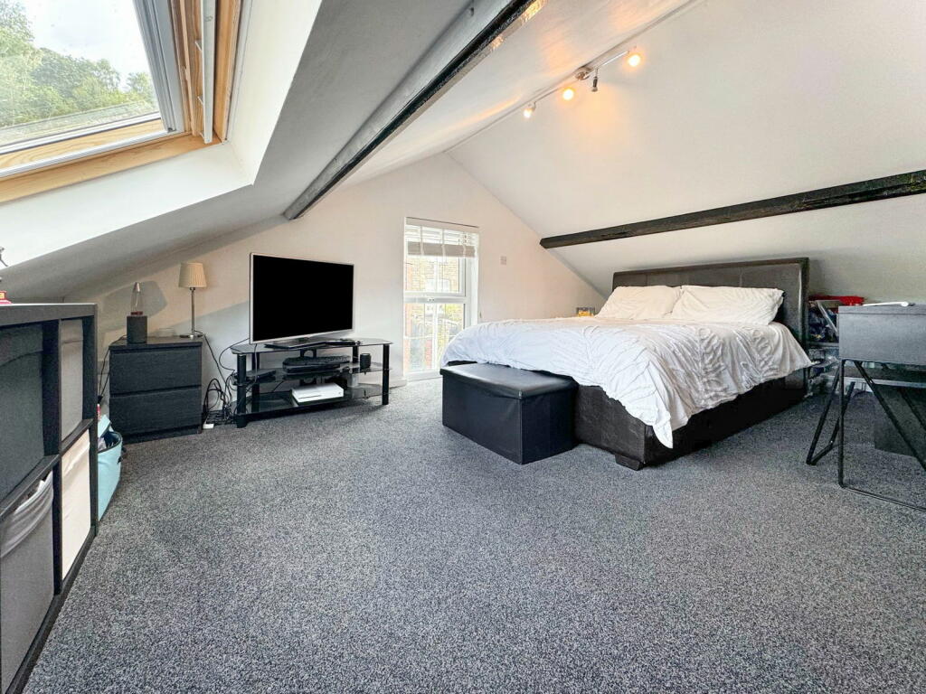 Additional property image - Pantygraigwen Road, Pontypridd, CF37 2RR