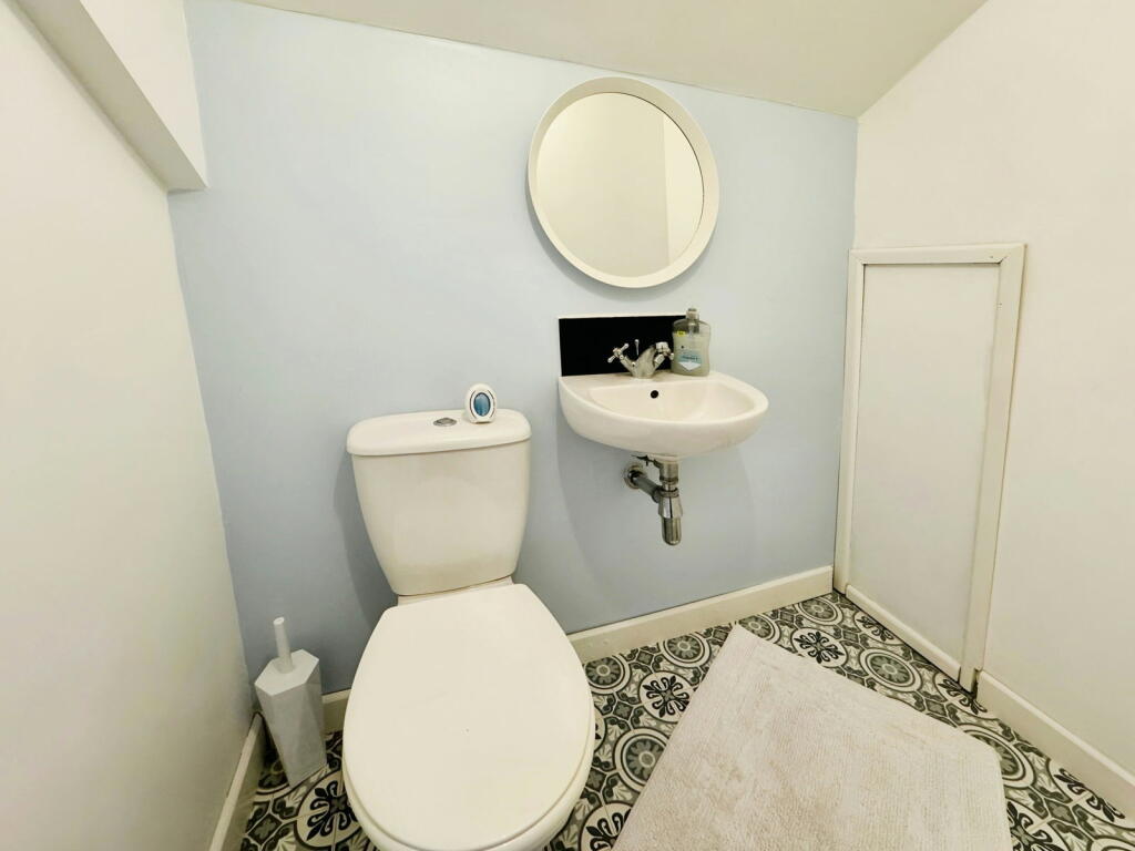 Additional property image - Pantygraigwen Road, Pontypridd, CF37 2RR
