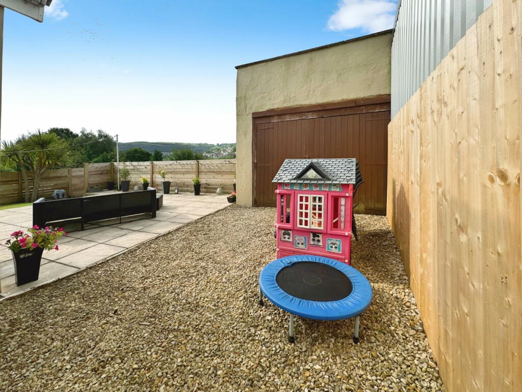 Additional property image - Pantygraigwen Road, Pontypridd, CF37 2RR