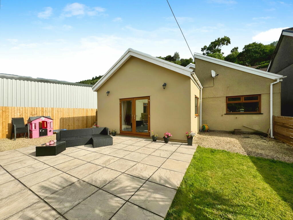 Additional property image - Pantygraigwen Road, Pontypridd, CF37 2RR
