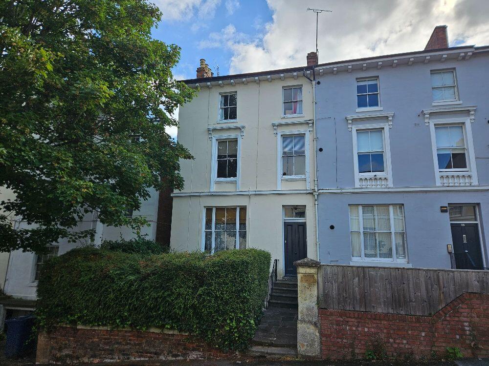 Main image of property: Calthorpe Road, Banbury, OX16 5HS