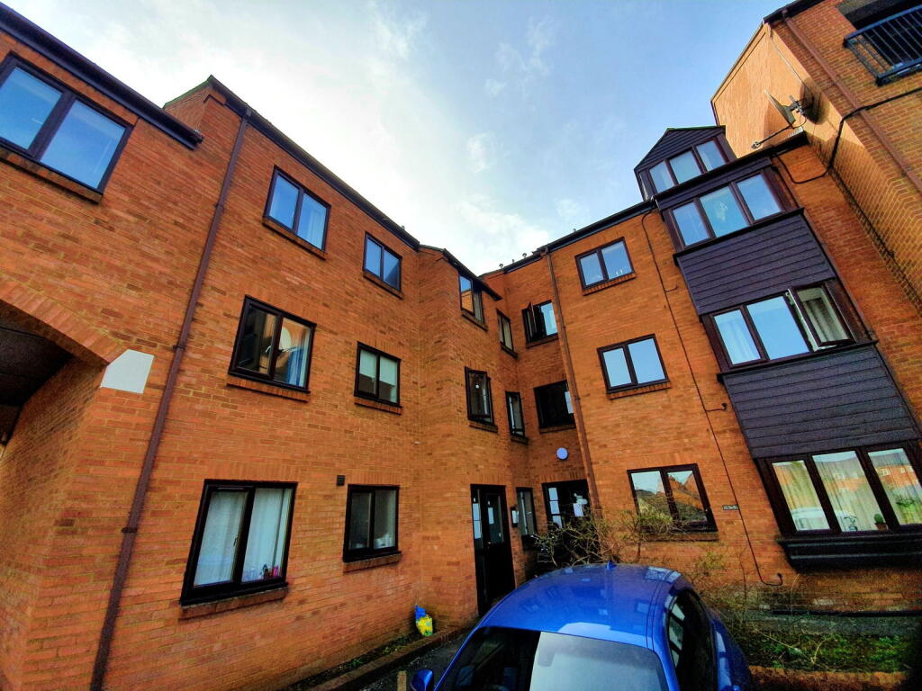 Main image of property: Britannia Road, Banbury, OX16 5DD