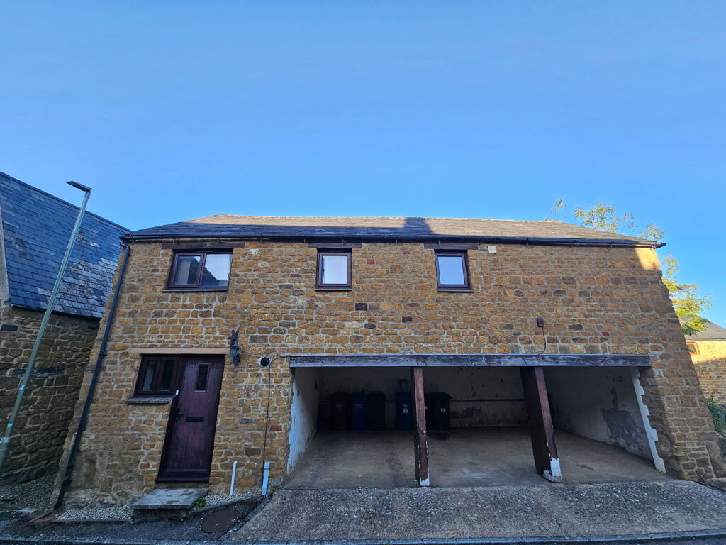Main image of property: Millwright Close, Banbury, OX16 0RU