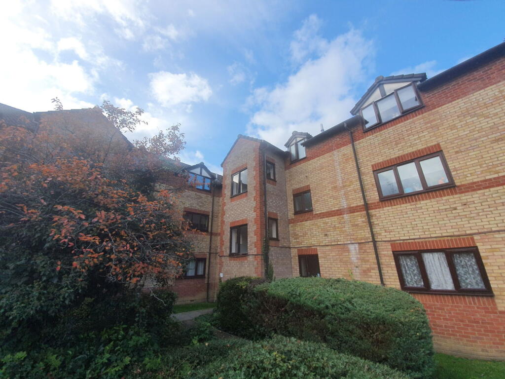 Main image of property: Longworth Close, Banbury, OX16 3WN