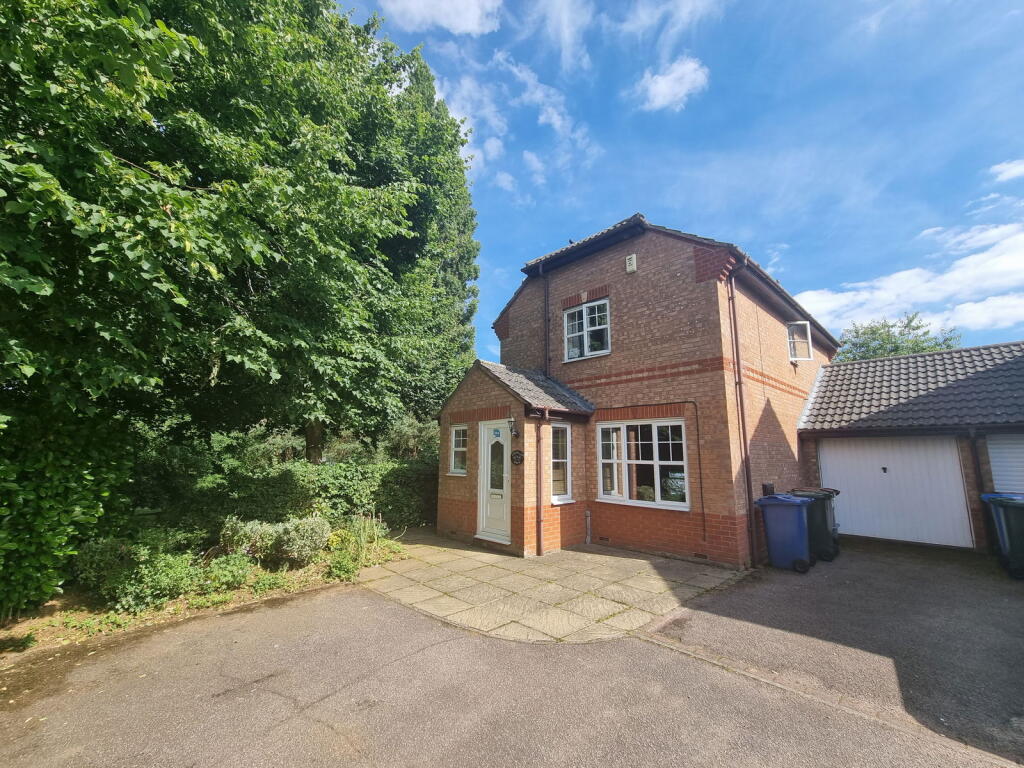 Main image of property: Colville Walk, Banbury, OX16 3NF