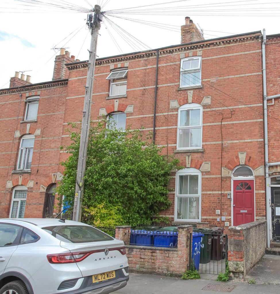 Main image of property: West Street, Banbury, OX16 3HD