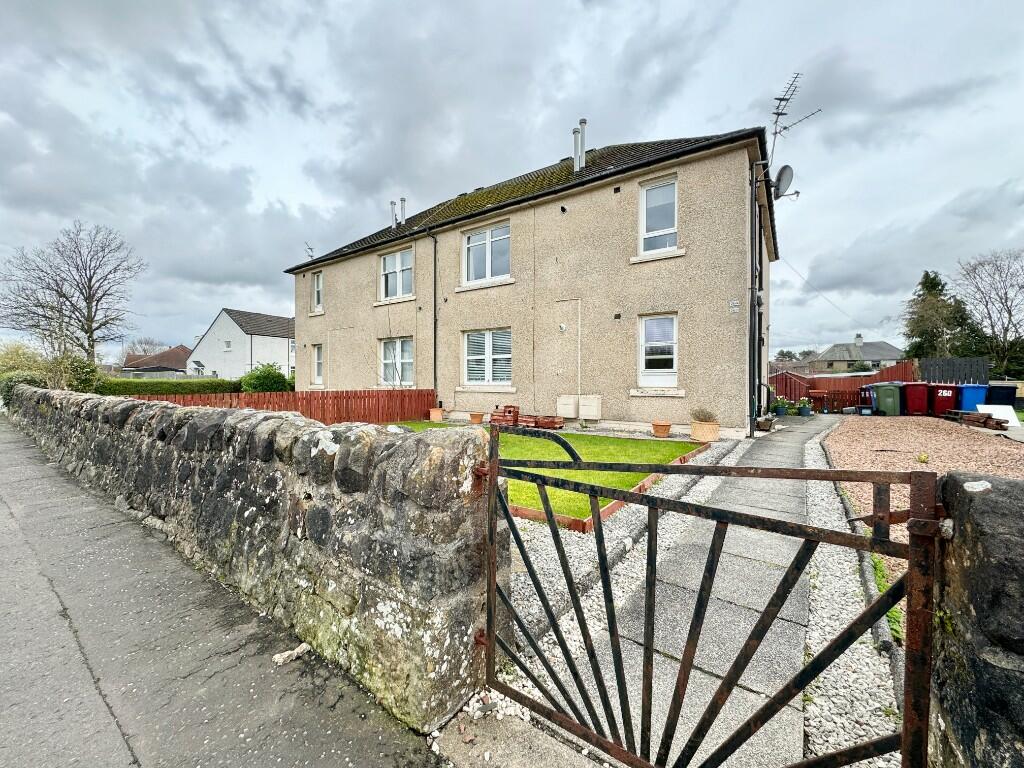 2 bedroom flat for sale in Muirhall Road, Larbert, Stirlingshire, FK5