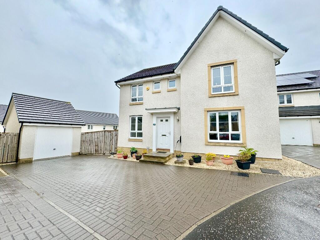 4 bedroom detached house