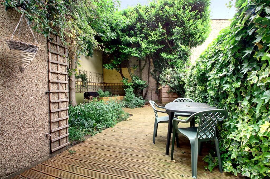 Main image of property: Sparsholt Road, London, N19