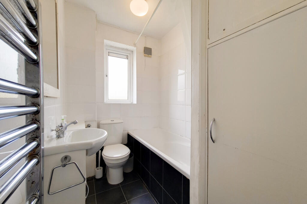 Studio apartment for sale in Longley House, 242 Tufnell Park Road