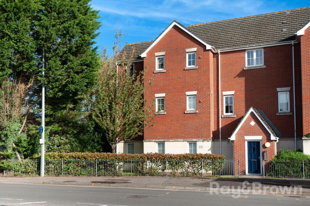 2 bedroom flat for sale in Caerphilly Road, Llanishen, Cardiff, CF14