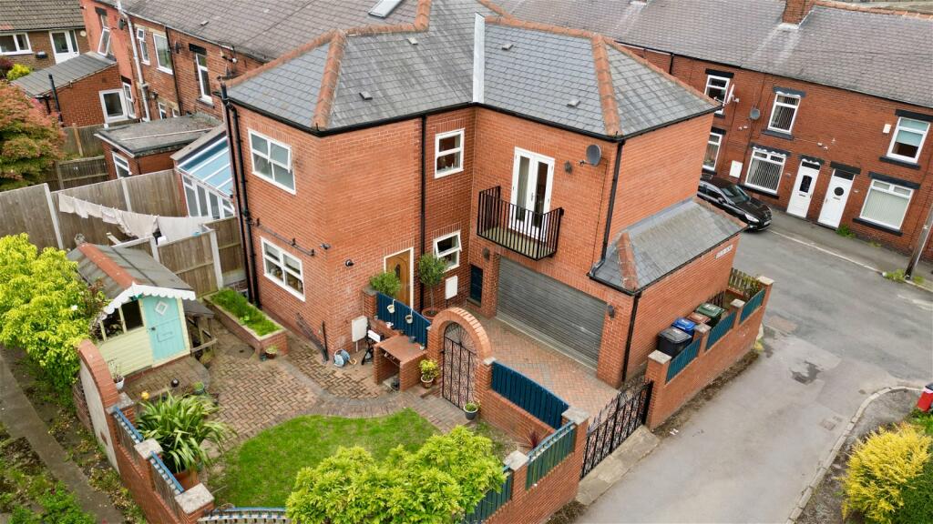 3 bedroom end of terrace house for sale in Raley Street, Barnsley, S70