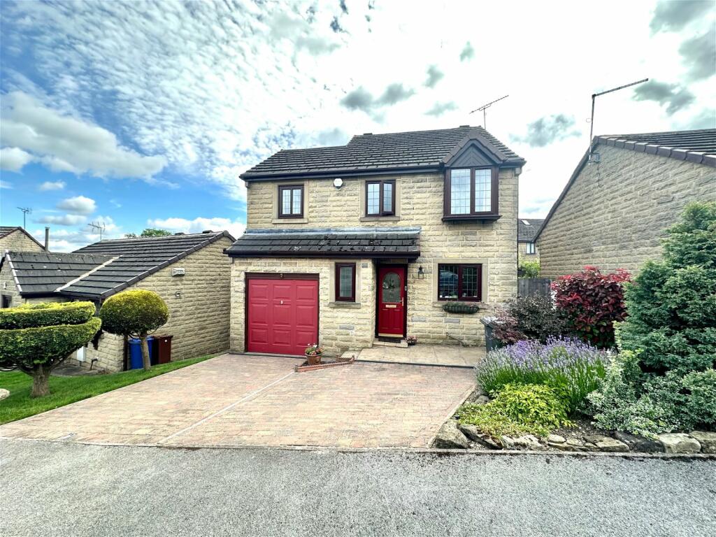 4 bedroom detached house for sale in Stonecrest Rise, Thurgoland