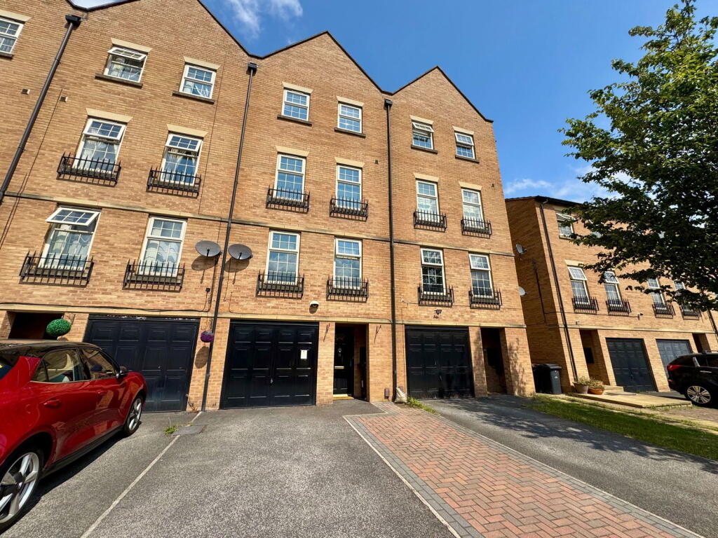 Main image of property: Wheatcrofts, Barnsley, S70 6BZ