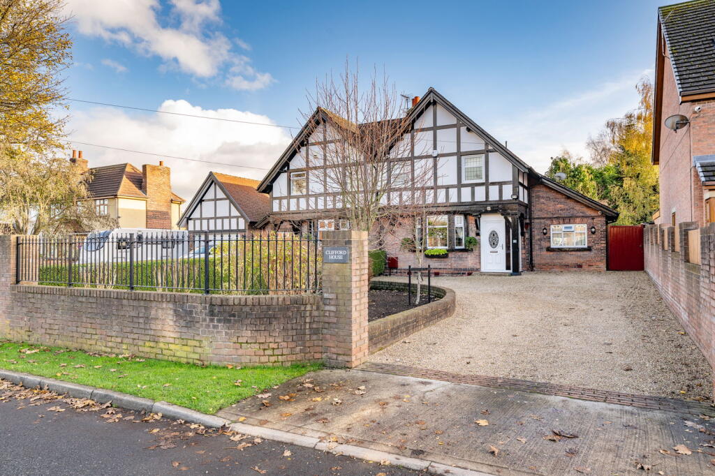 Main image of property: 27 Carr Lane, Tankersley, Barnsley, S75 3BE