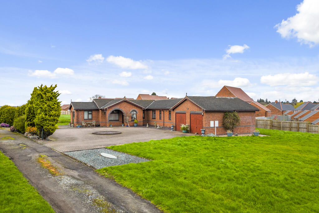 Main image of property: Lower Forest Farm, Hinckley Road, Leicester Forest East, Leicester, Leicestershire, LE3 3PJ