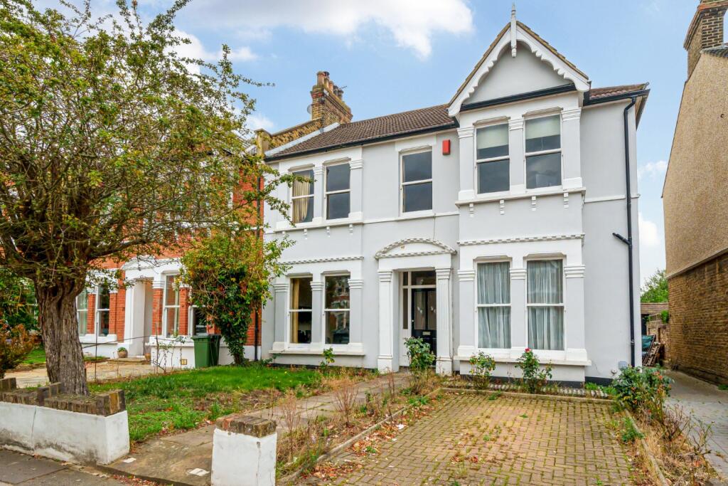 4 bedroom semidetached house for sale in Gourock Road, Eltham, London, SE9