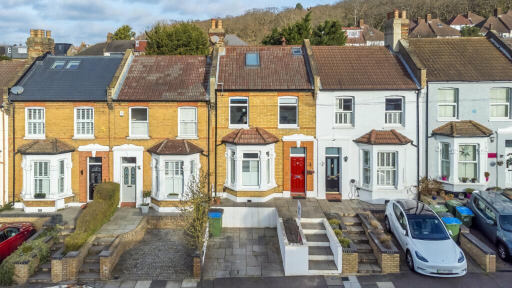 4 bedroom terraced house for sale in Dairsie Road, Eltham, London, SE9