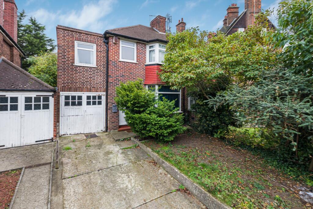 Main image of property: Plum Lane, Plumstead, London, SE18