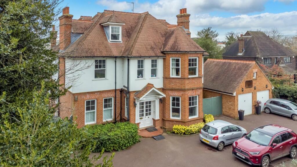7 bedroom detached house for sale in North Park, Eltham, London, SE9