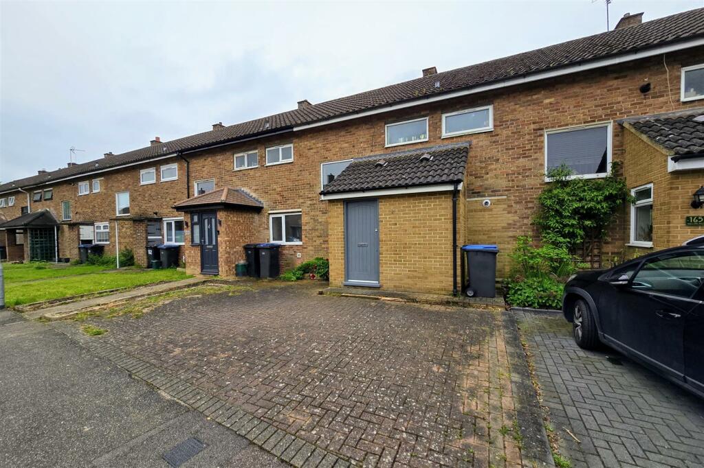 2 bedroom terraced house for sale in Halling Hill, Harlow, CM20