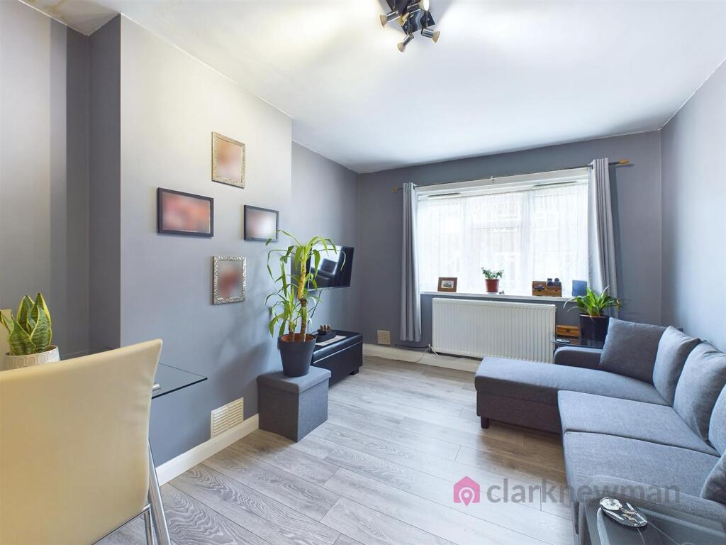 Additional property image - Chapel Fields, Harlow, CM17