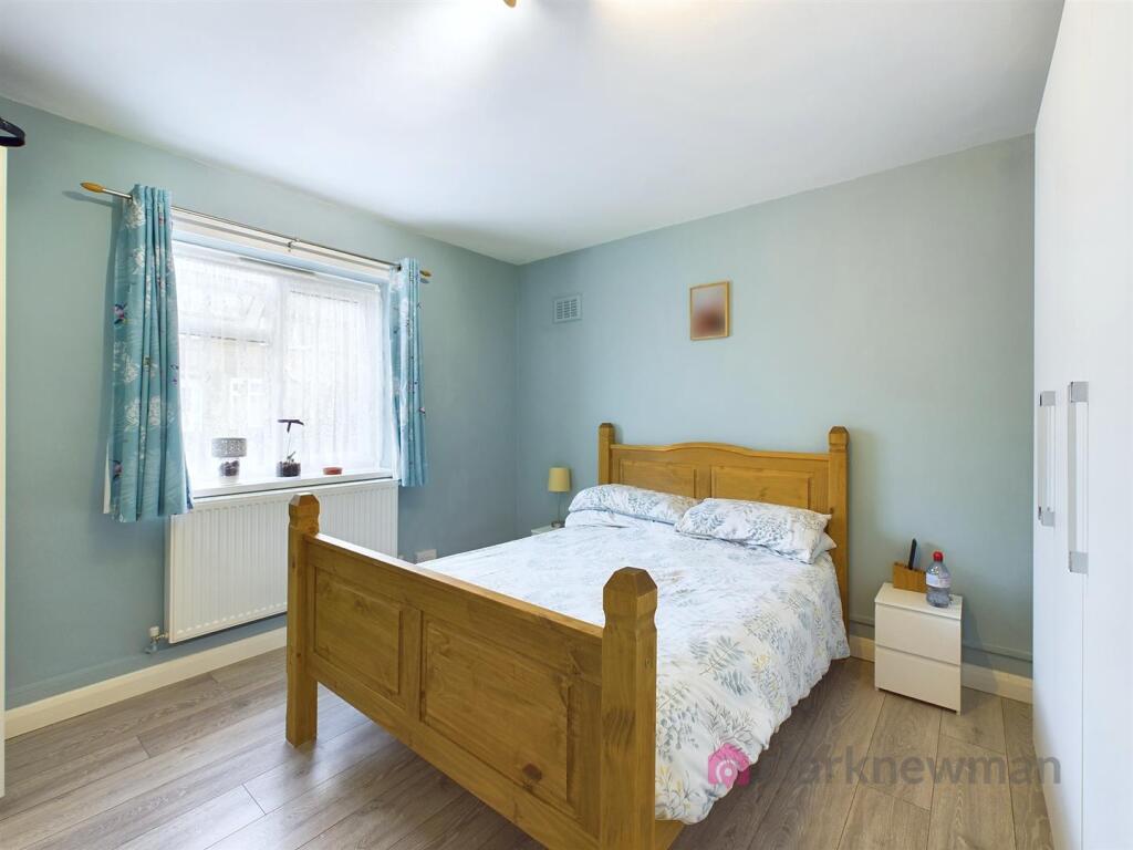 Additional property image - Chapel Fields, Harlow, CM17