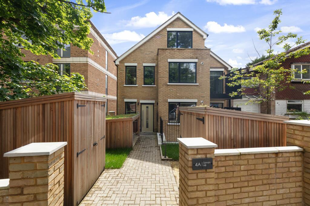 1 bedroom apartment for sale in Sylvan Hill, London, SE19