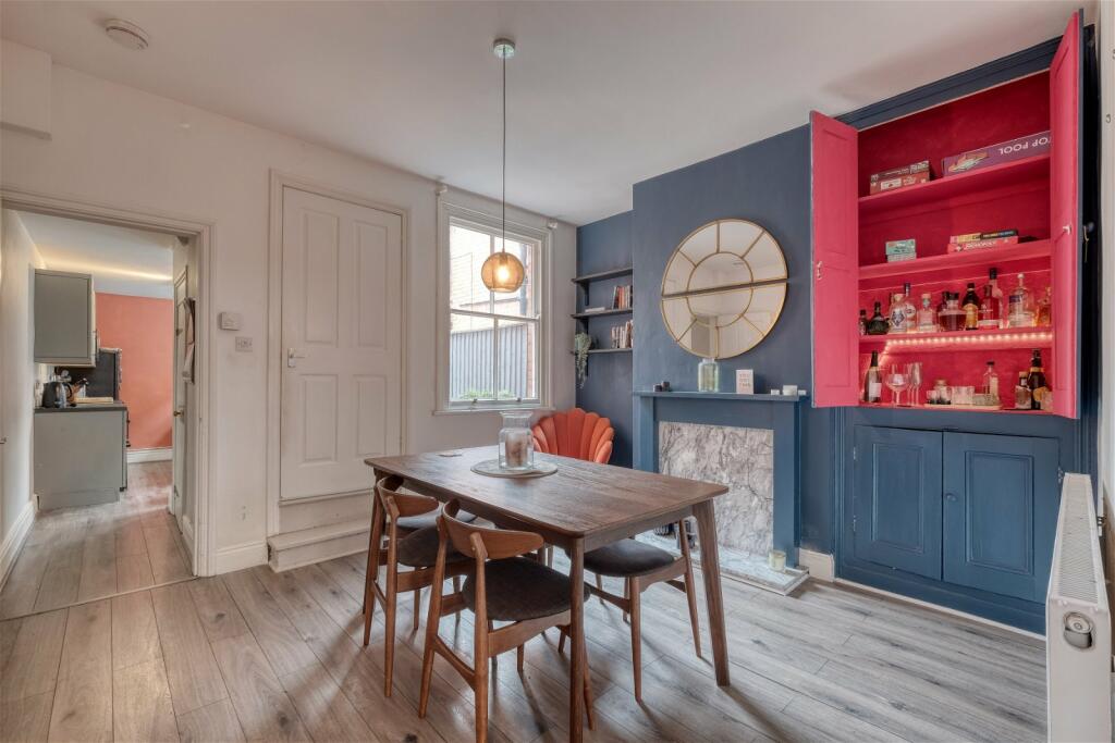 2 bedroom terraced house for sale in Grove Avenue, Solihull, B91 2AH, B91