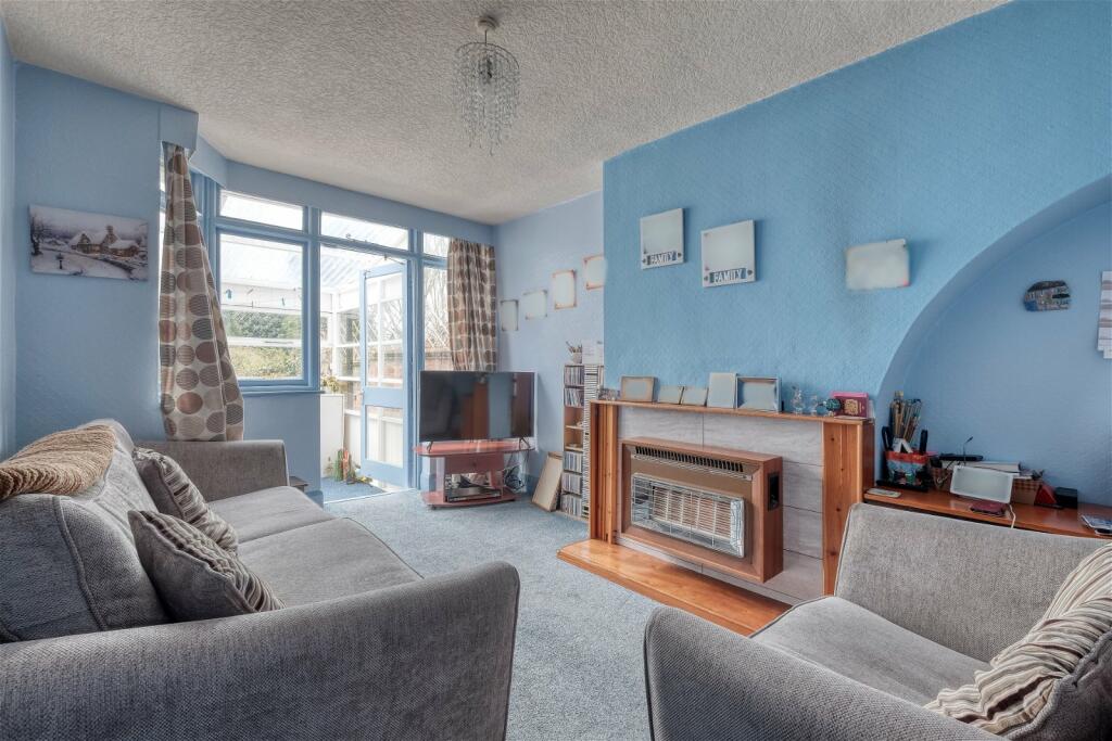Image: https://media.rightmove.co.uk/237k/236810/146430881/236810_S895345_IMG_01_0000.jpeg 2 of 22