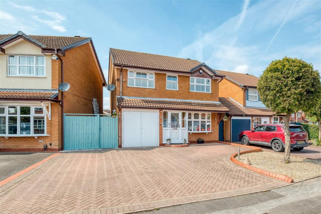 4 bedroom detached house for sale in Blaythorn Avenue, Solihull, B92