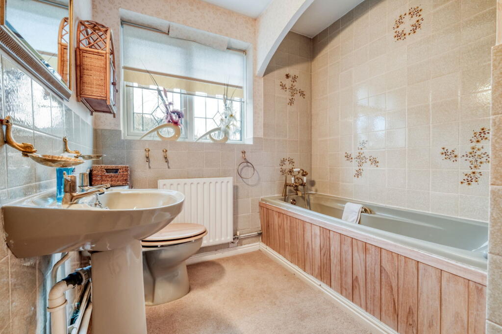 Additional property image - Burnthurst Crescent, Shirley, Solihull, B90 4UJ