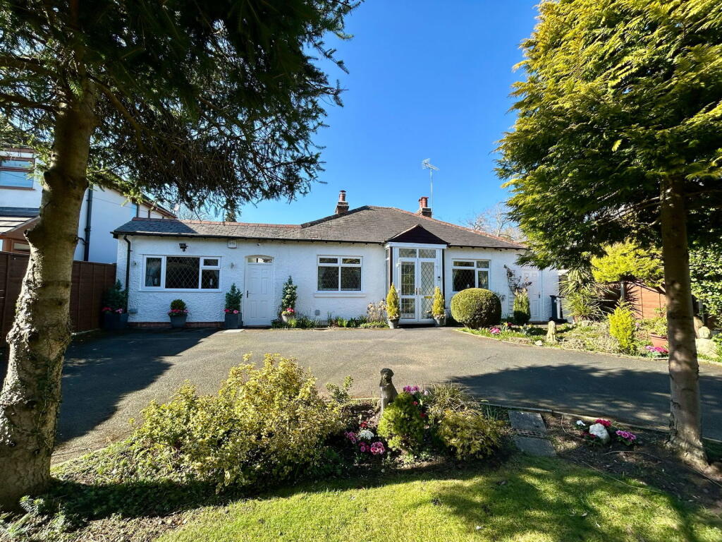 Main image of property: Creynolds Lane, Cheswick Green, Solihull, B90 4ER