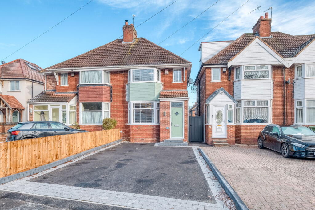 Main image of property: Barn Lane, Solihull, B92 7NB