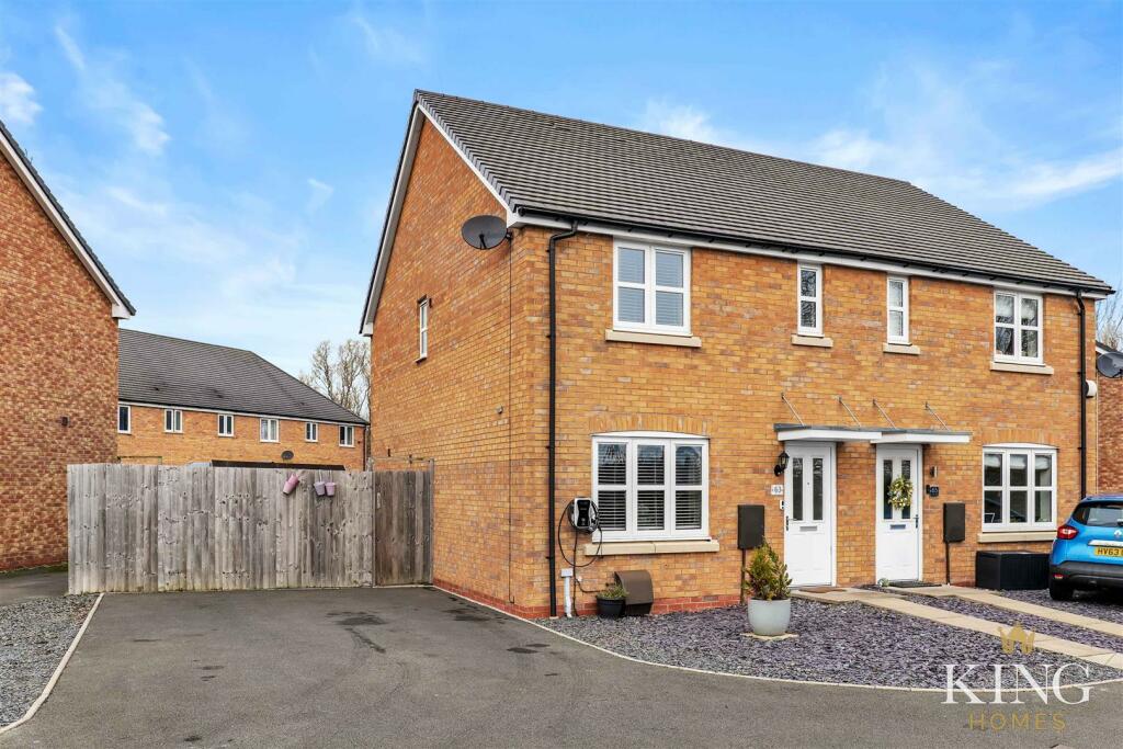 3 bedroom semidetached house for sale in Avon Way, BidfordOnAvon, B50