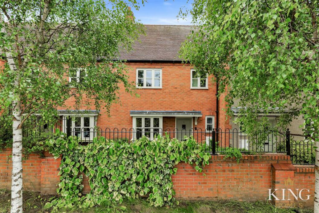 2 bedroom terraced house for sale in Honeybourne Road, BidfordOnAvon, B50