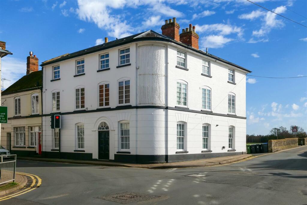 Additional property image - Old Bridge Inn, High Street, Bidford-On-Avon B50