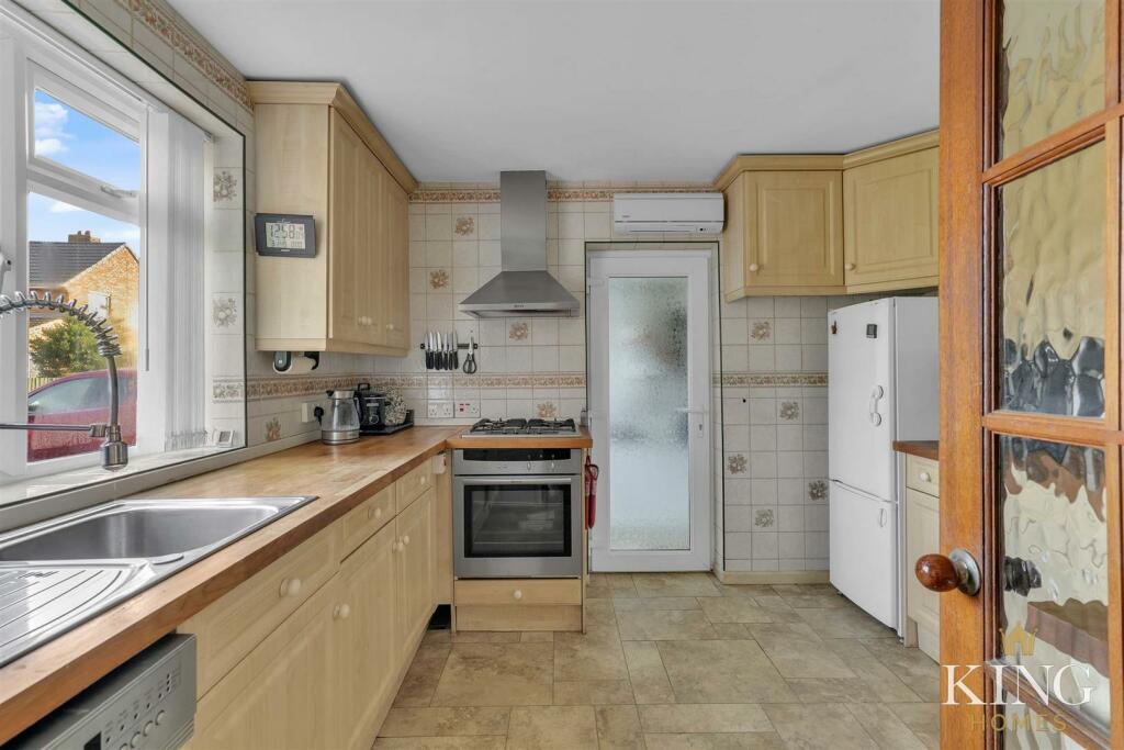 Additional property image - Meadow Road, Alcester