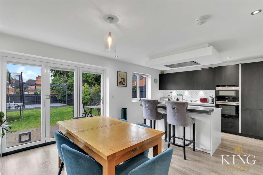 Additional property image - Queen Elizabeth Way, Bidford-On-Avon