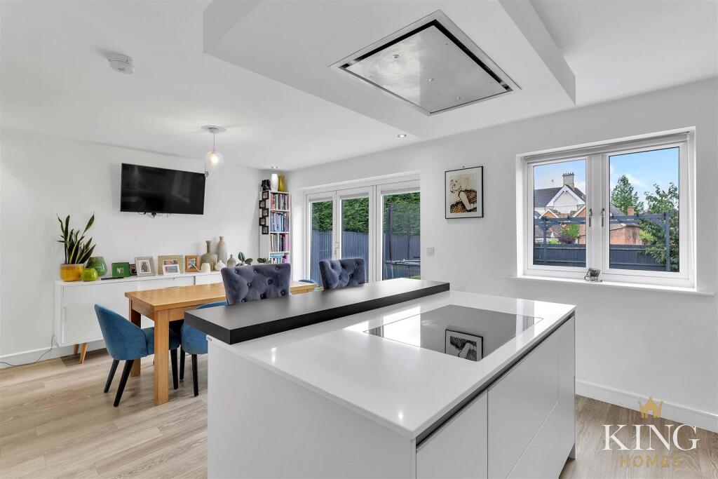 Additional property image - Queen Elizabeth Way, Bidford-On-Avon