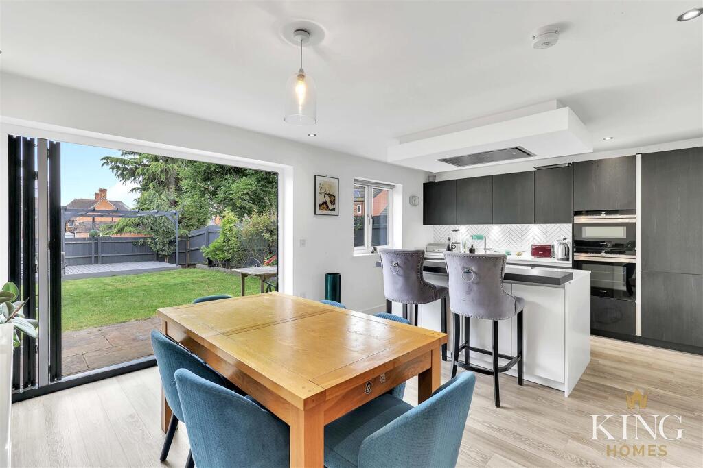 Additional property image - Queen Elizabeth Way, Bidford-On-Avon