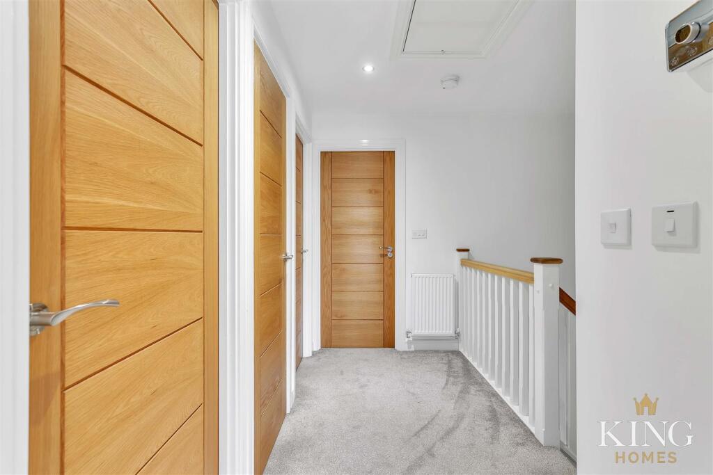 Additional property image - Queen Elizabeth Way, Bidford-On-Avon