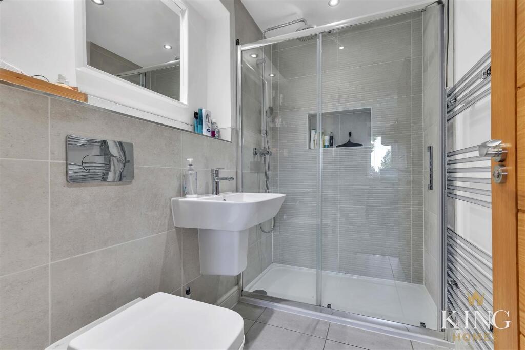Additional property image - Queen Elizabeth Way, Bidford-On-Avon
