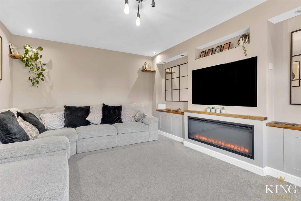 Additional property image - Queen Elizabeth Way, Bidford-On-Avon, Alcester