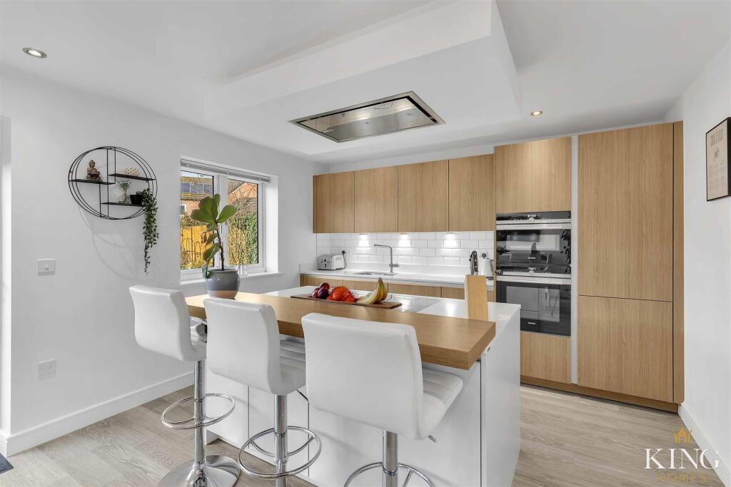 Additional property image - Queen Elizabeth Way, Bidford-On-Avon, Alcester