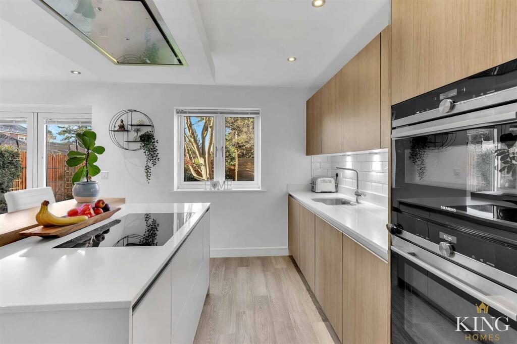 Additional property image - Queen Elizabeth Way, Bidford-On-Avon, Alcester